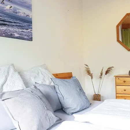Ostseestern - 7 Apartments, Obstgarten, Lagerfeuer, Spielplatz, Fussbodenheizung, Parken شقة