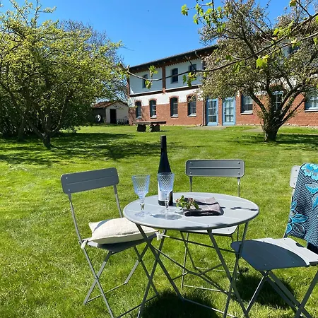 Ostseestern - 7 Apartments, Obstgarten, Lagerfeuer, Spielplatz, Fussbodenheizung, Parken Apartmán